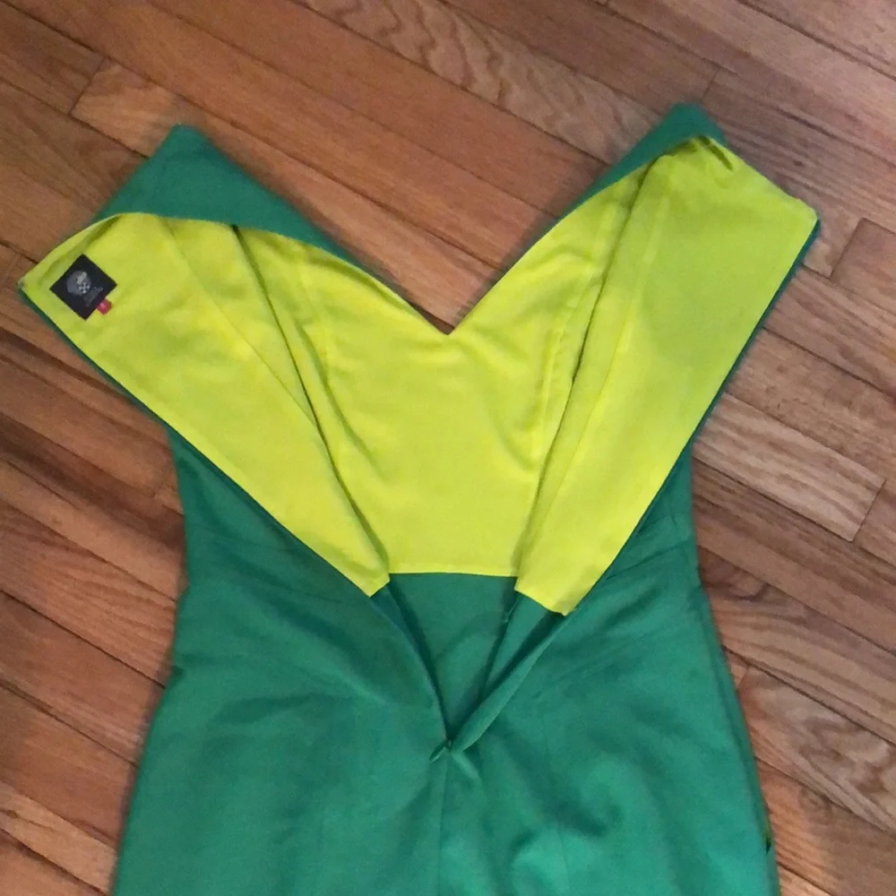 VINCE CAMUTO DRESS - Picture 6 of 8